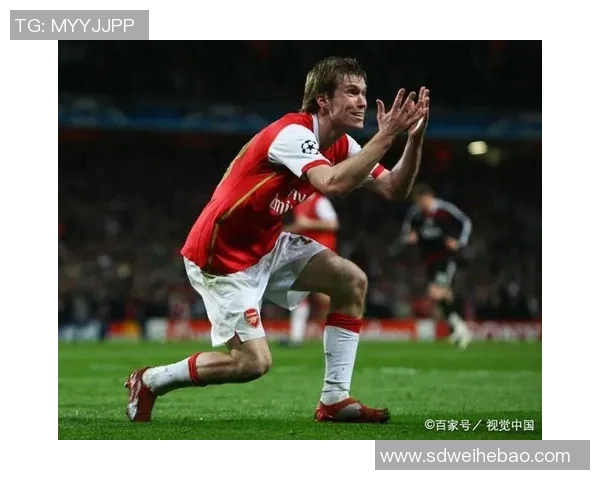 当足球巨星告别绿茵场时退役动作定格成永恒瞬间